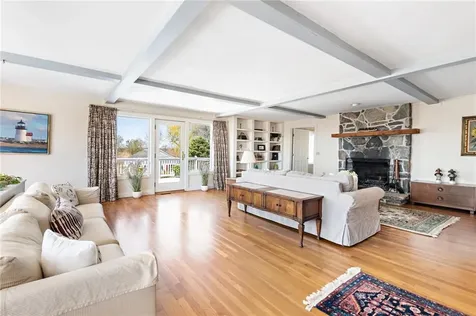 124 Houston Avenue Narragansett RI 02882