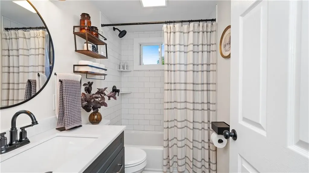 38 Parade Road Warwick RI 02886