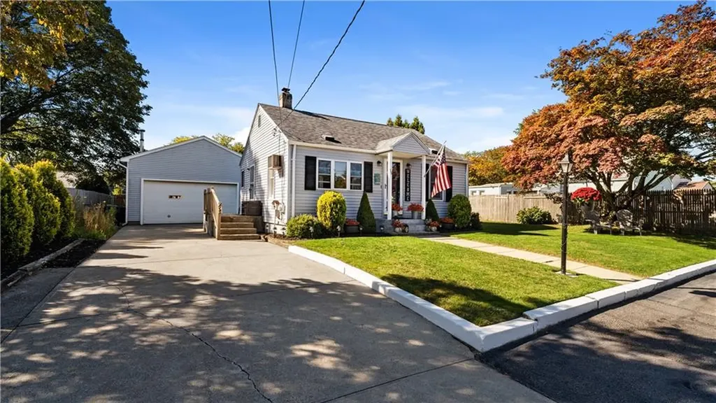 38 Parade Road Warwick RI 02886