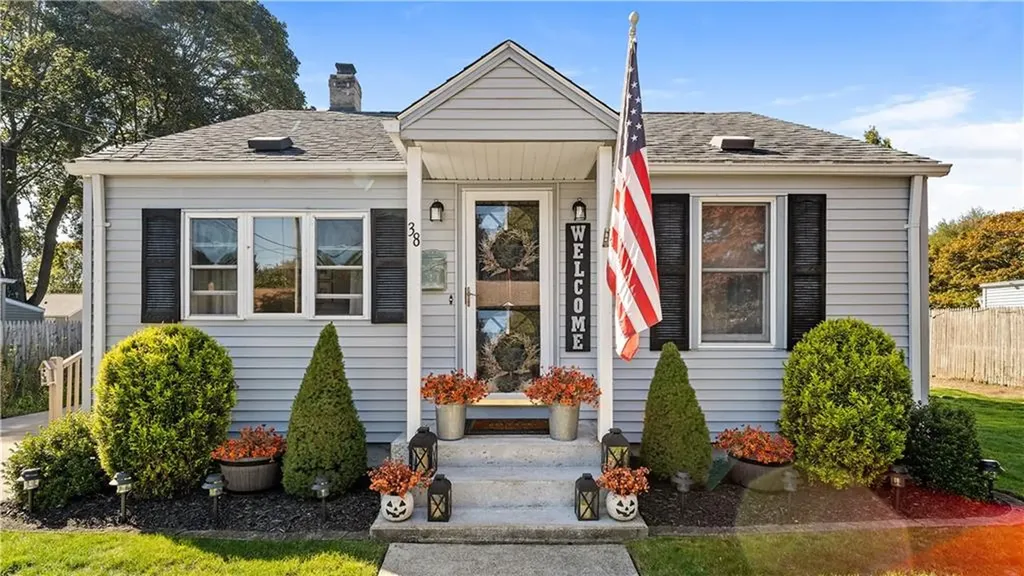 38 Parade Road Warwick RI 02886