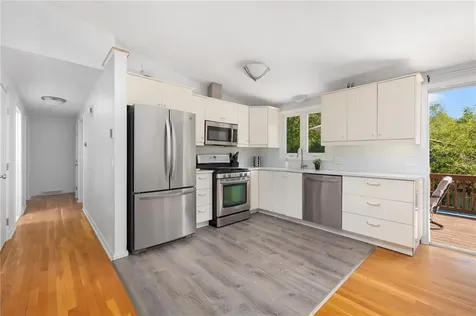 80 Old Pine Road Narragansett RI 02882