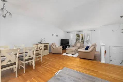 80 Old Pine Road Narragansett RI 02882