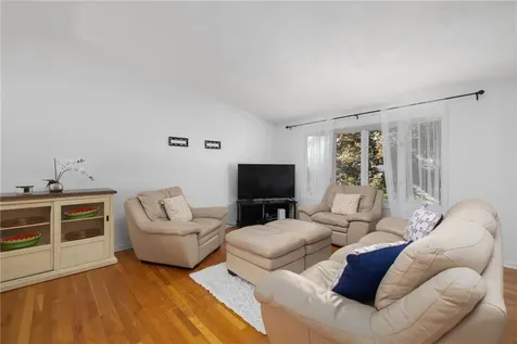 80 Old Pine Road Narragansett RI 02882