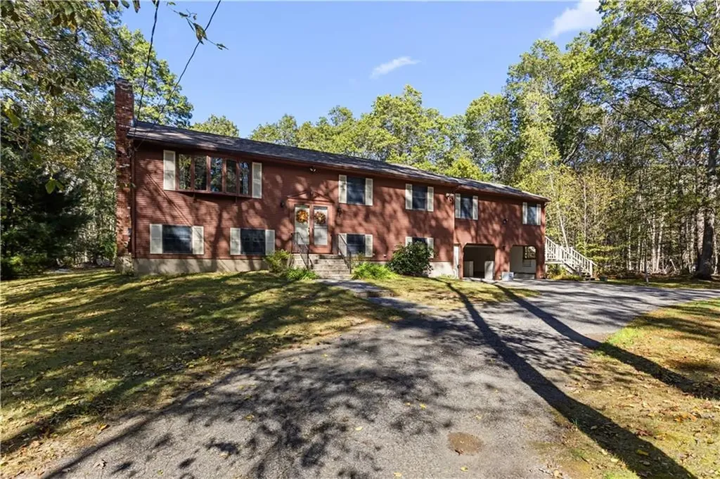 886 Weaver Hill Road Coventry RI 02816