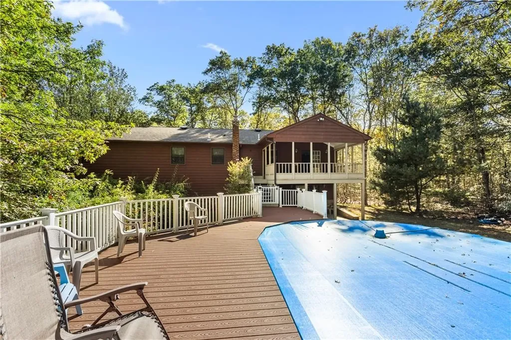 886 Weaver Hill Road Coventry RI 02816