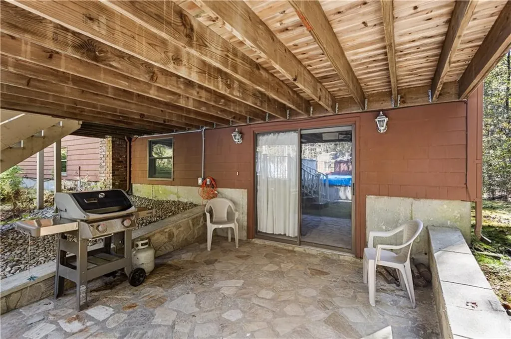886 Weaver Hill Road Coventry RI 02816
