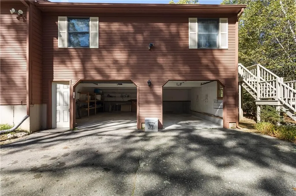 886 Weaver Hill Road Coventry RI 02816