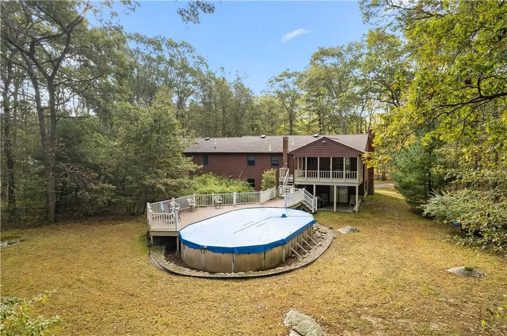 886 Weaver Hill Road Coventry RI 02816