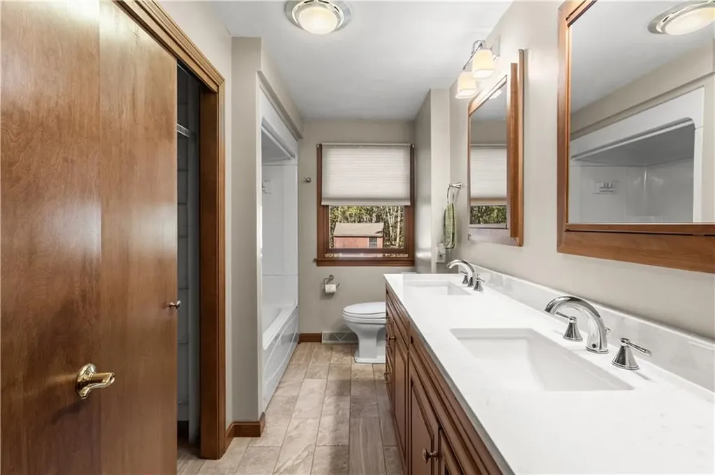 886 Weaver Hill Road Coventry RI 02816