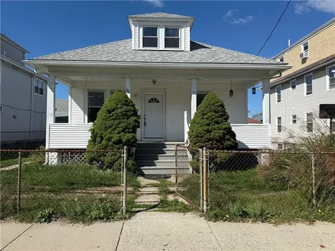 661 N Broadway Way East Providence RI 02914