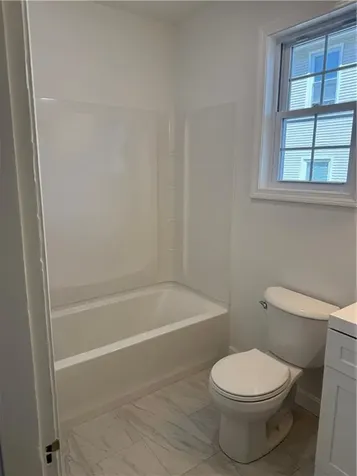 661 N Broadway Way East Providence RI 02914