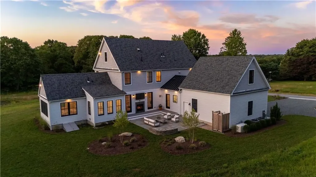416 B Bridgetown Road South Kingstown RI 02874