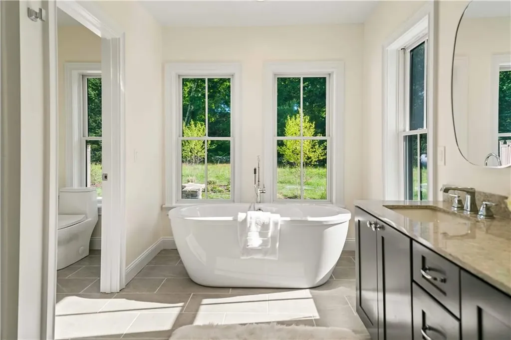 416 Bridgetown Road South Kingstown RI 02874