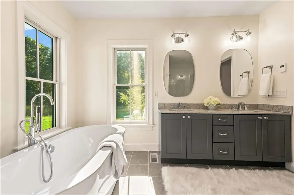 416 B Bridgetown Road South Kingstown RI 02874