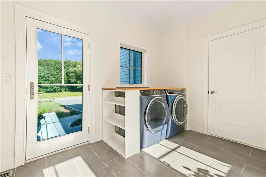416 B Bridgetown Road South Kingstown RI 02874