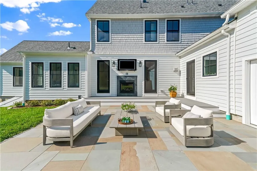 416 Bridgetown Road South Kingstown RI 02874