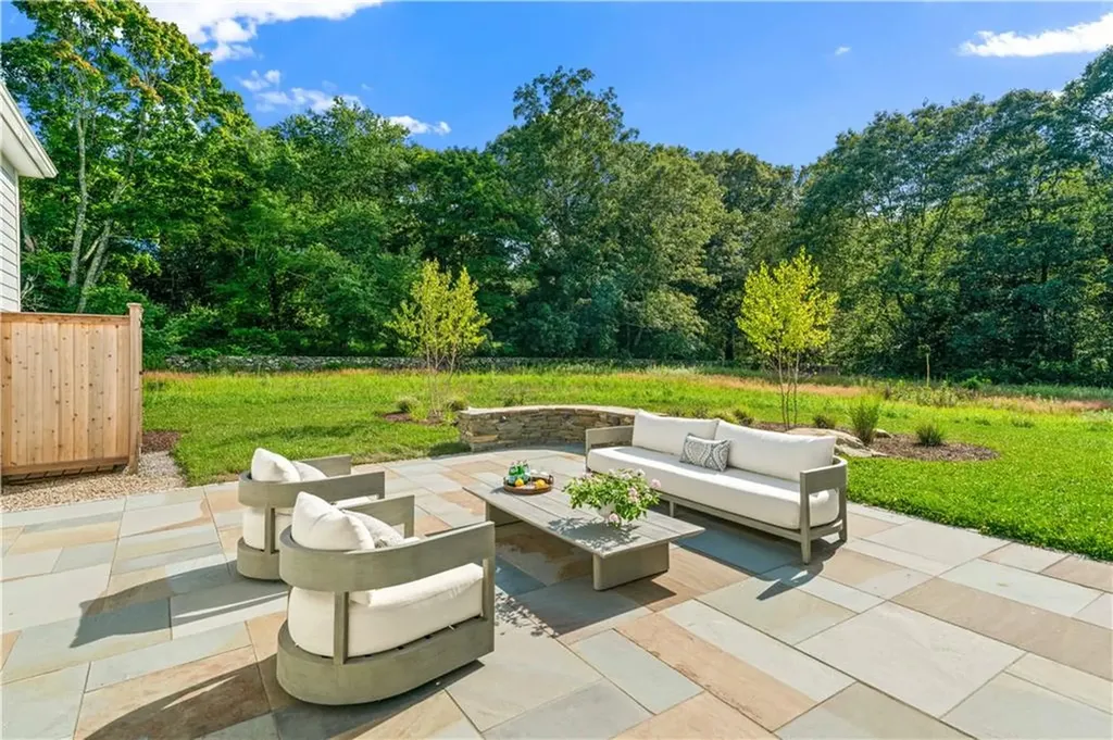 416 Bridgetown Road South Kingstown RI 02874