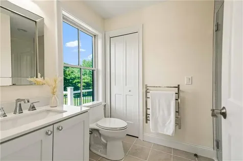 416 B Bridgetown Road South Kingstown RI 02874