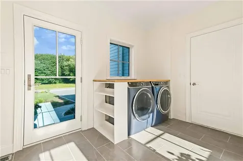 416 Bridgetown Road South Kingstown RI 02874