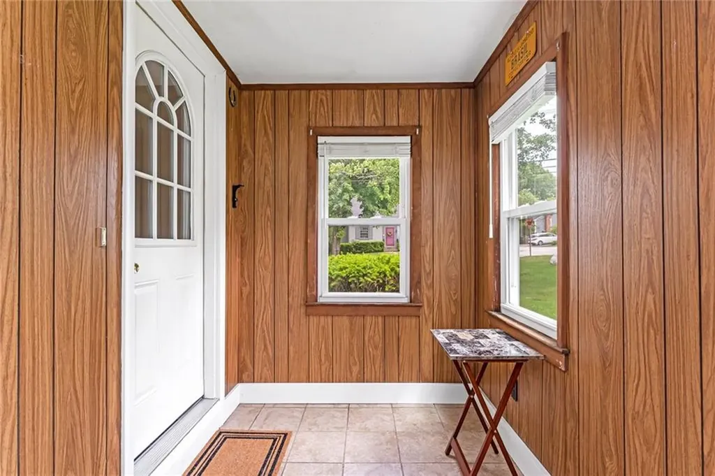 33 Upland Way Barrington RI 02806