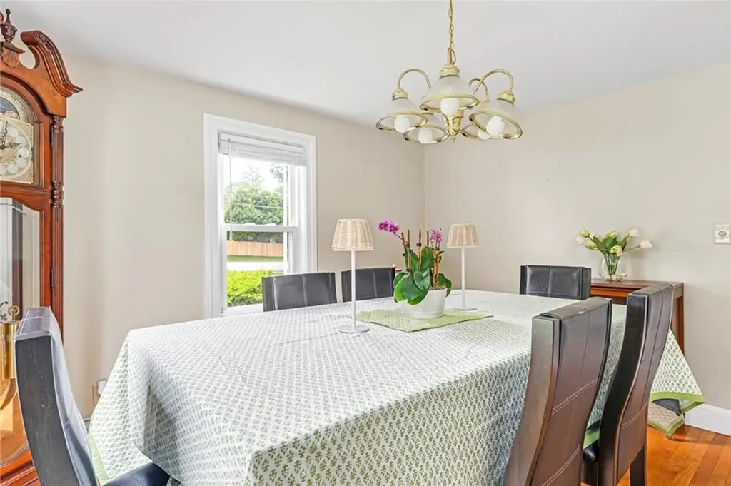 33 Upland Way Barrington RI 02806