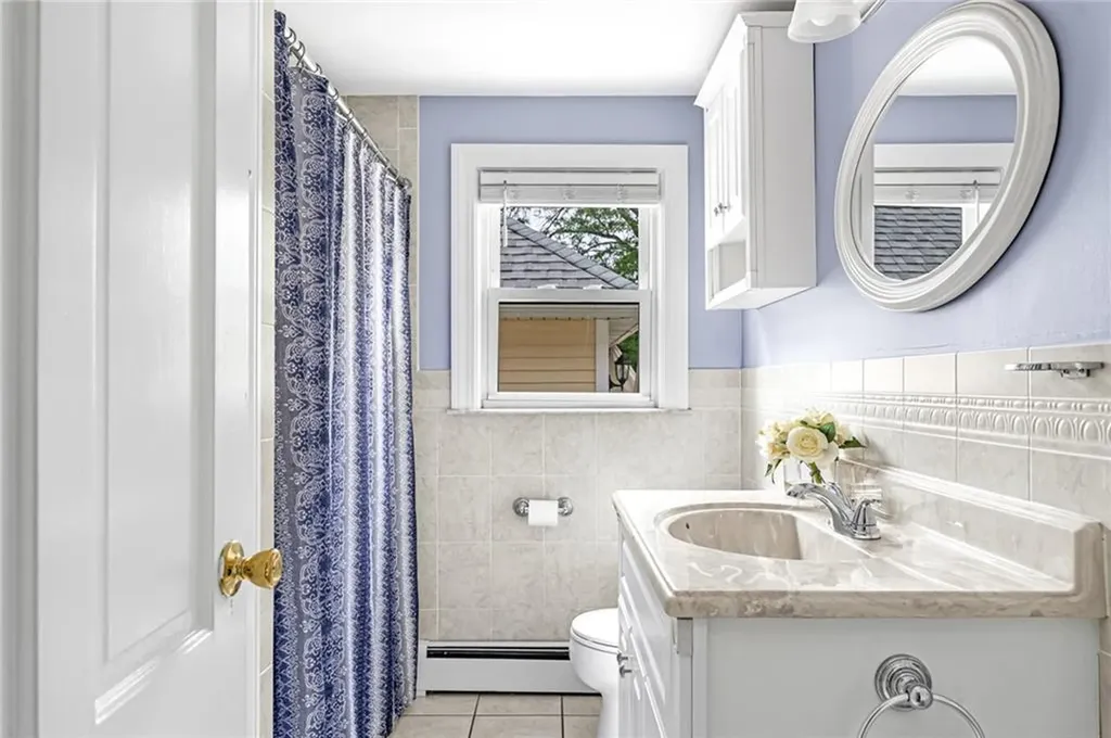 33 Upland Way Barrington RI 02806