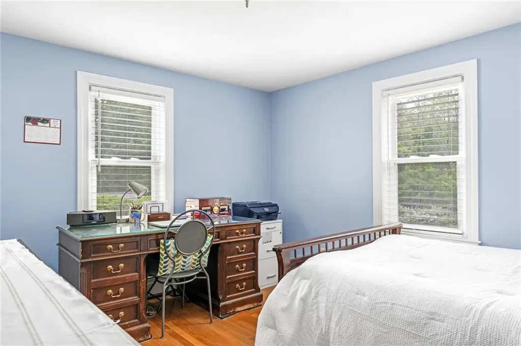 33 Upland Way Barrington RI 02806