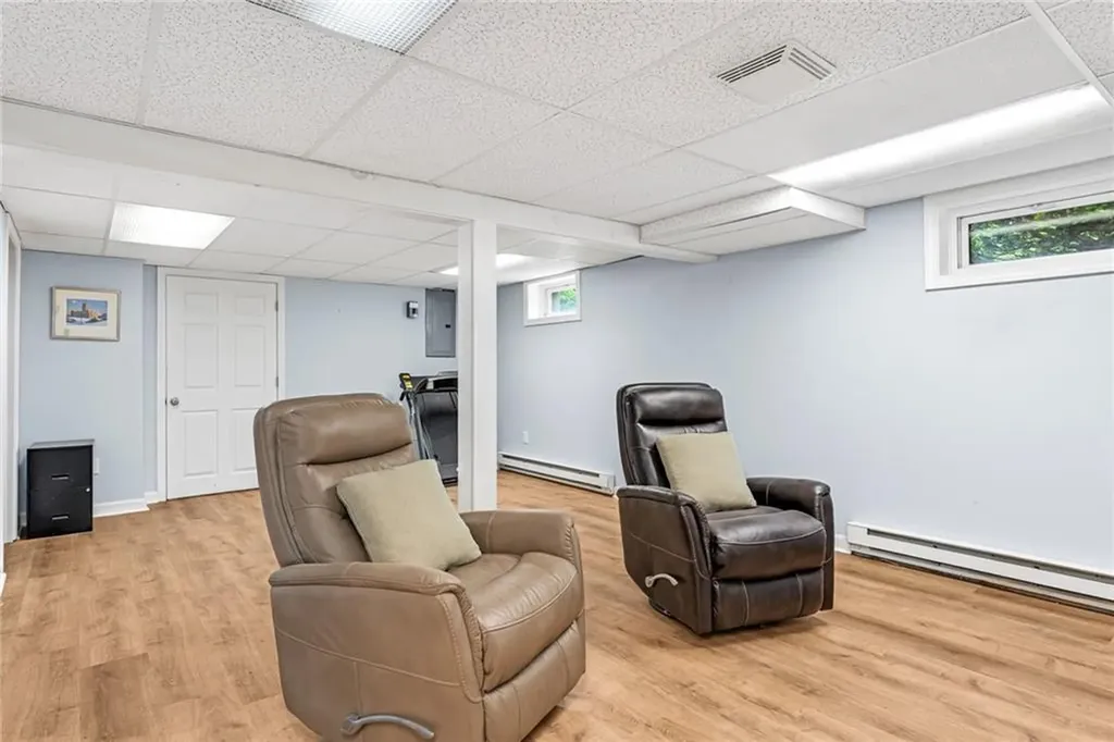 33 Upland Way Barrington RI 02806