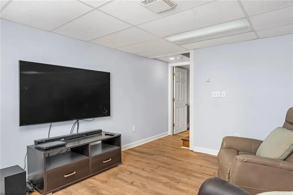 33 Upland Way Barrington RI 02806