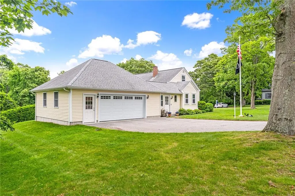33 Upland Way Barrington RI 02806