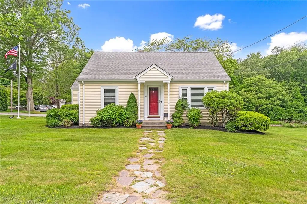 33 Upland Way Barrington RI 02806