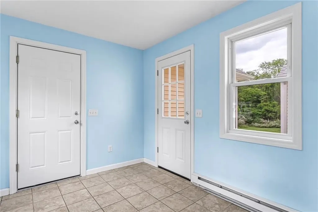 33 Upland Way Barrington RI 02806
