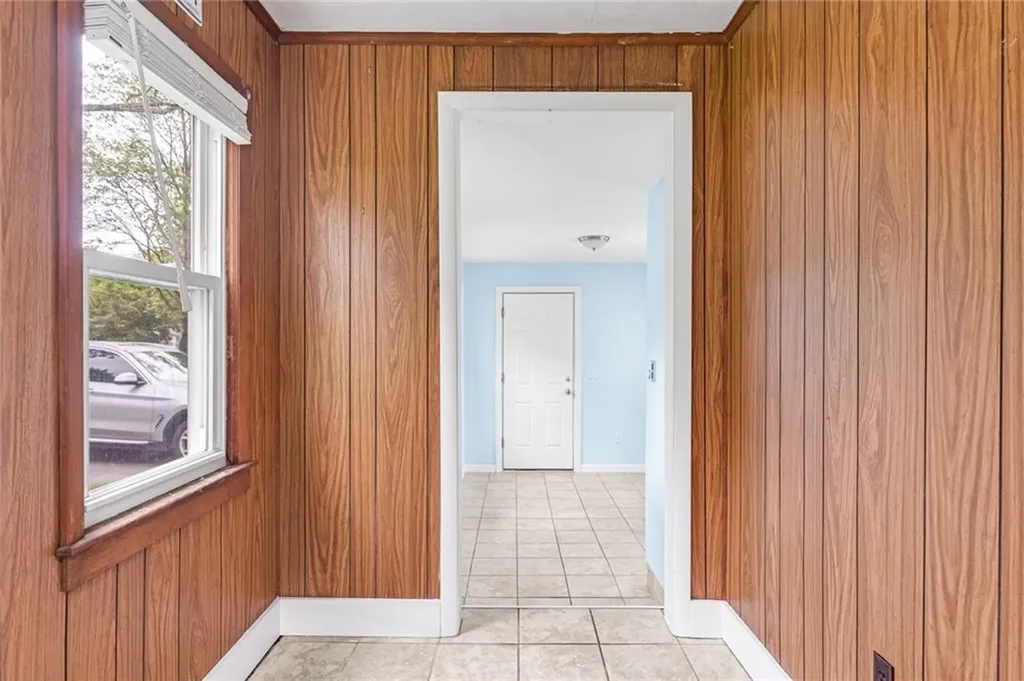 33 Upland Way Barrington RI 02806