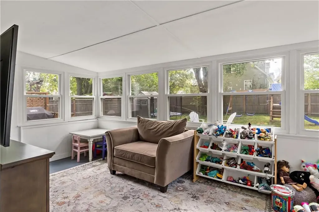 114 Maple Avenue Middletown RI 02842