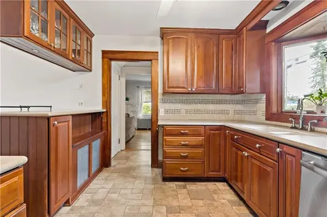 114 Maple Avenue Middletown RI 02842