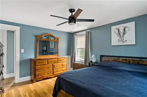 114 Maple Avenue Middletown RI 02842