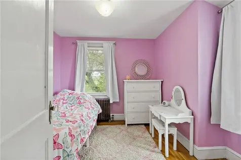 114 Maple Avenue Middletown RI 02842