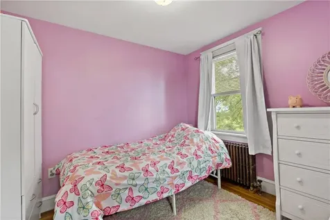 114 Maple Avenue Middletown RI 02842