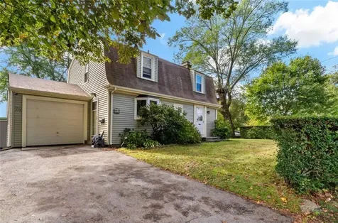 114 Maple Avenue Middletown RI 02842