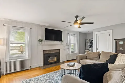 114 Maple Avenue Middletown RI 02842