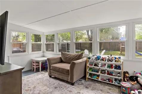 114 Maple Avenue Middletown RI 02842