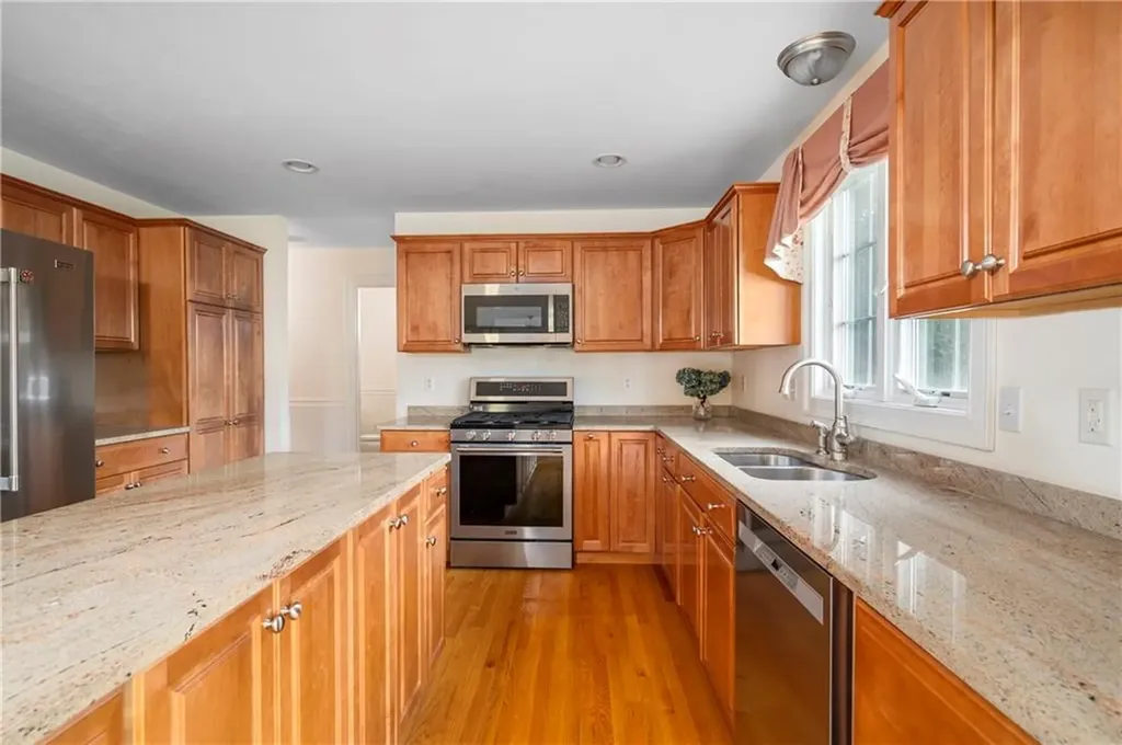 6 Brill Lane Cumberland RI 02864