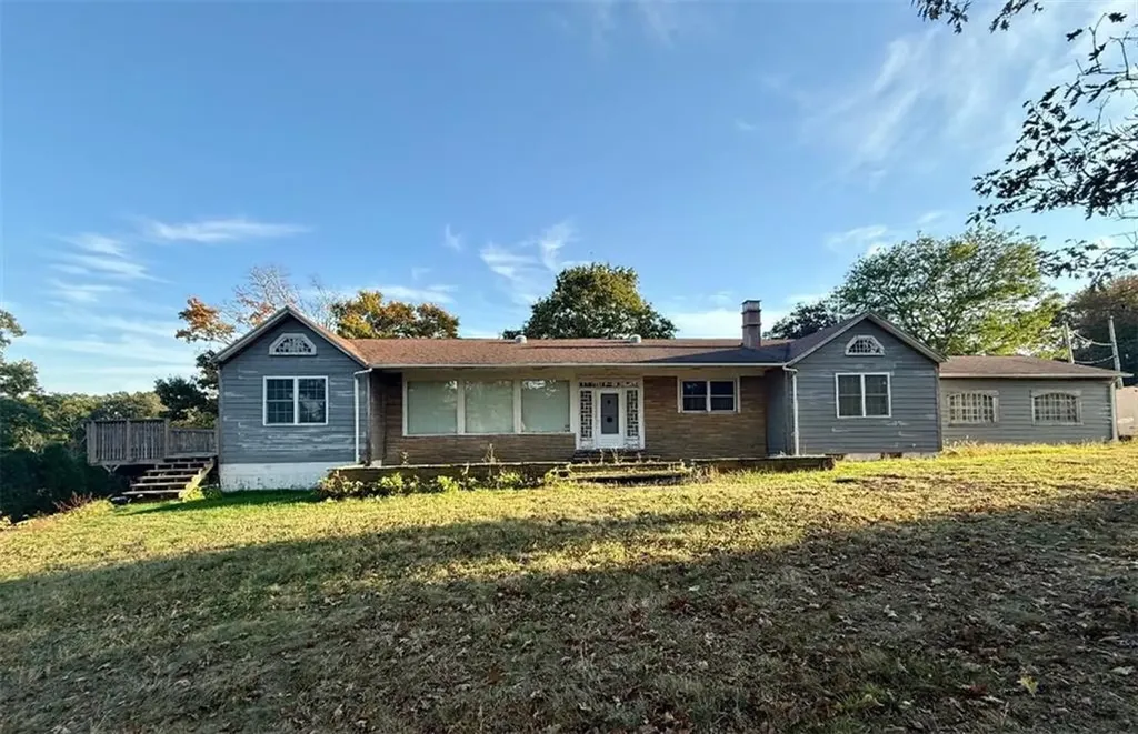 8 Campion Avenue Tiverton RI 02878
