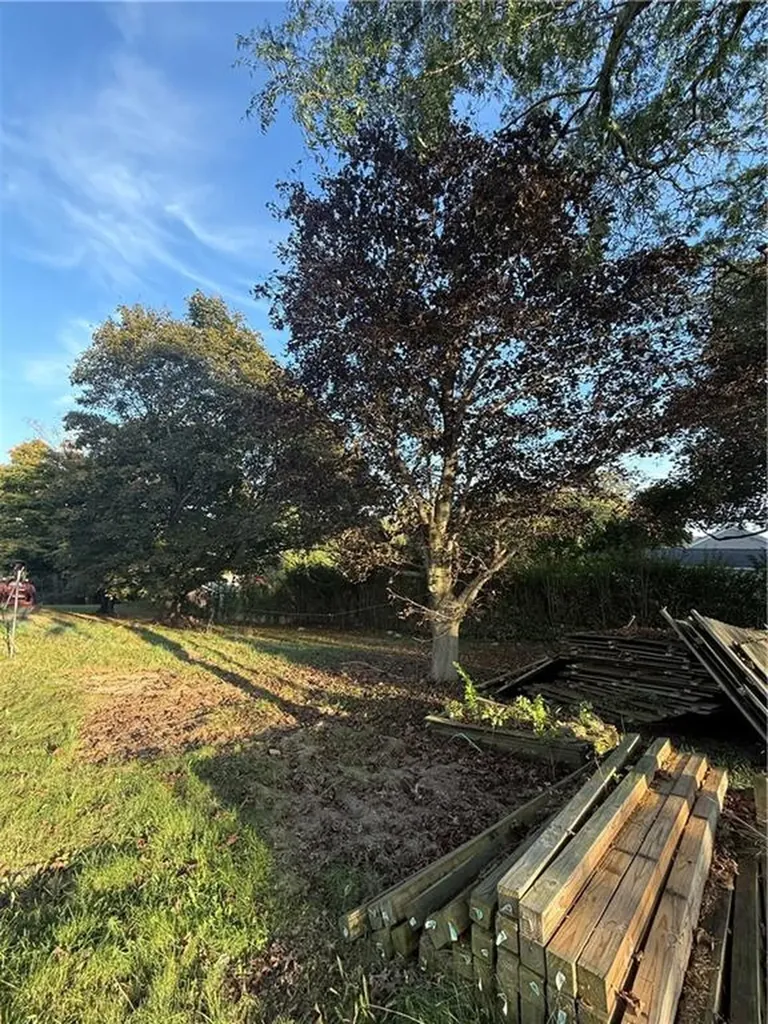 8 Campion Avenue Tiverton RI 02878