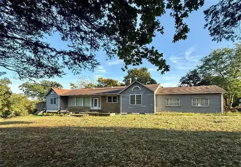 8 Campion Avenue Tiverton RI 02878