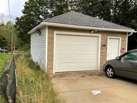 105 Read Avenue Coventry RI 02816