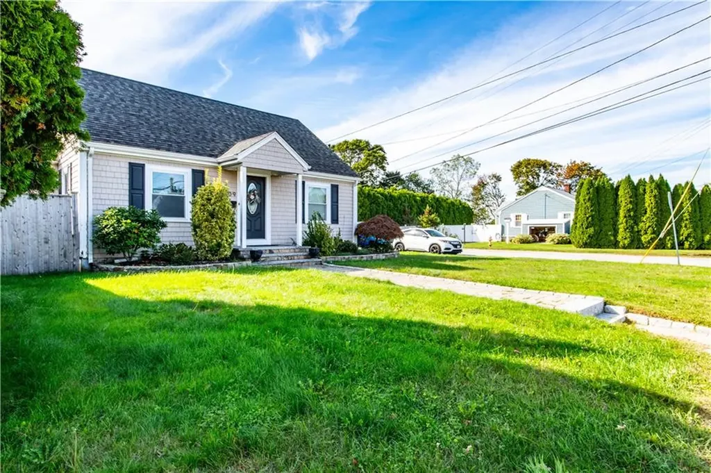 409 Metacom Avenue Bristol RI 02809