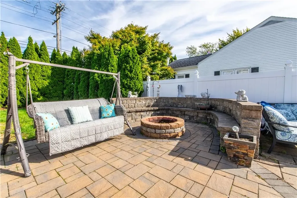 409 Metacom Avenue Bristol RI 02809