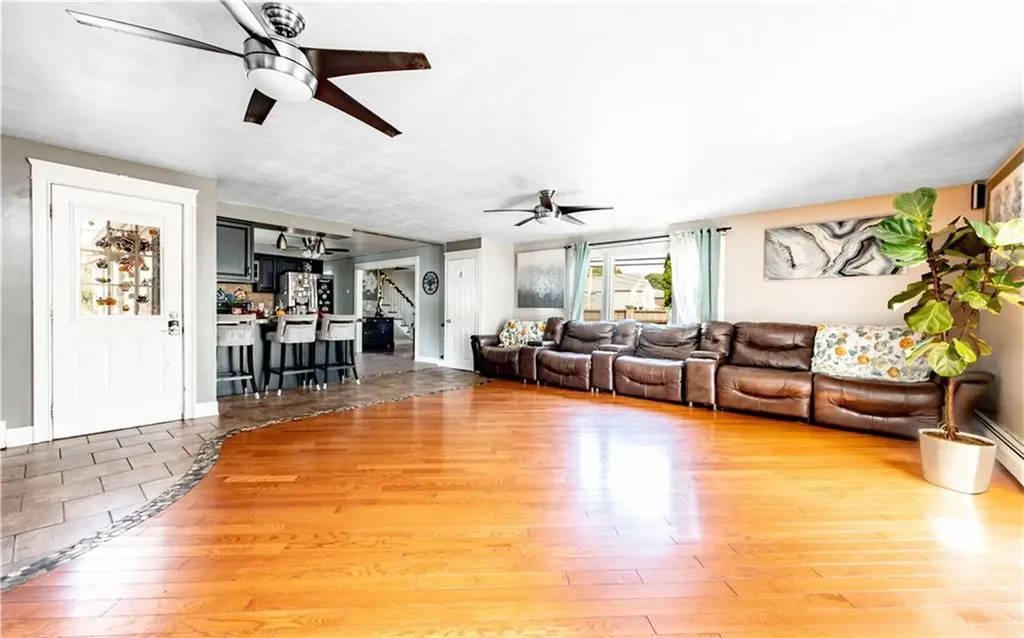 409 Metacom Avenue Bristol RI 02809