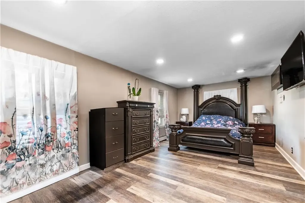 409 Metacom Avenue Bristol RI 02809